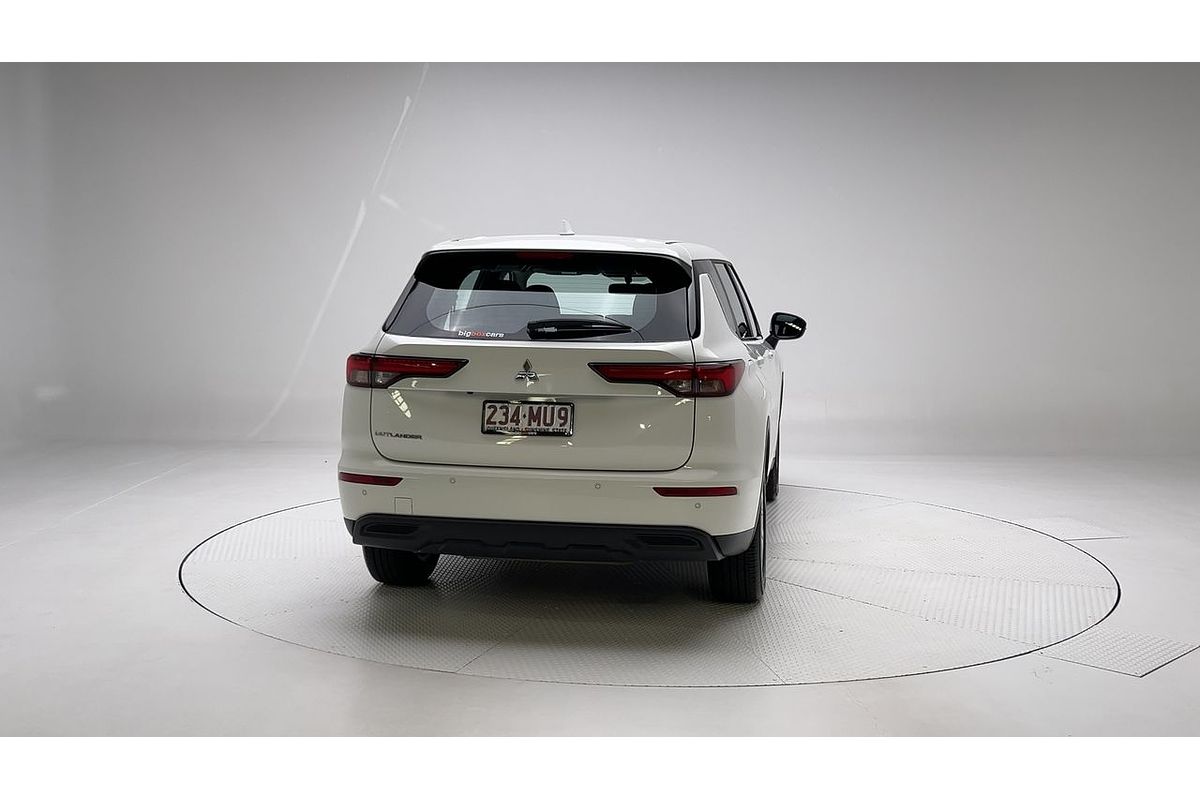 2024 Mitsubishi Outlander ES ZM