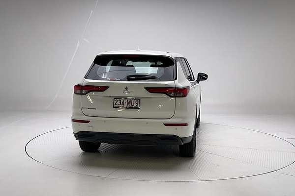 2024 Mitsubishi Outlander ES ZM