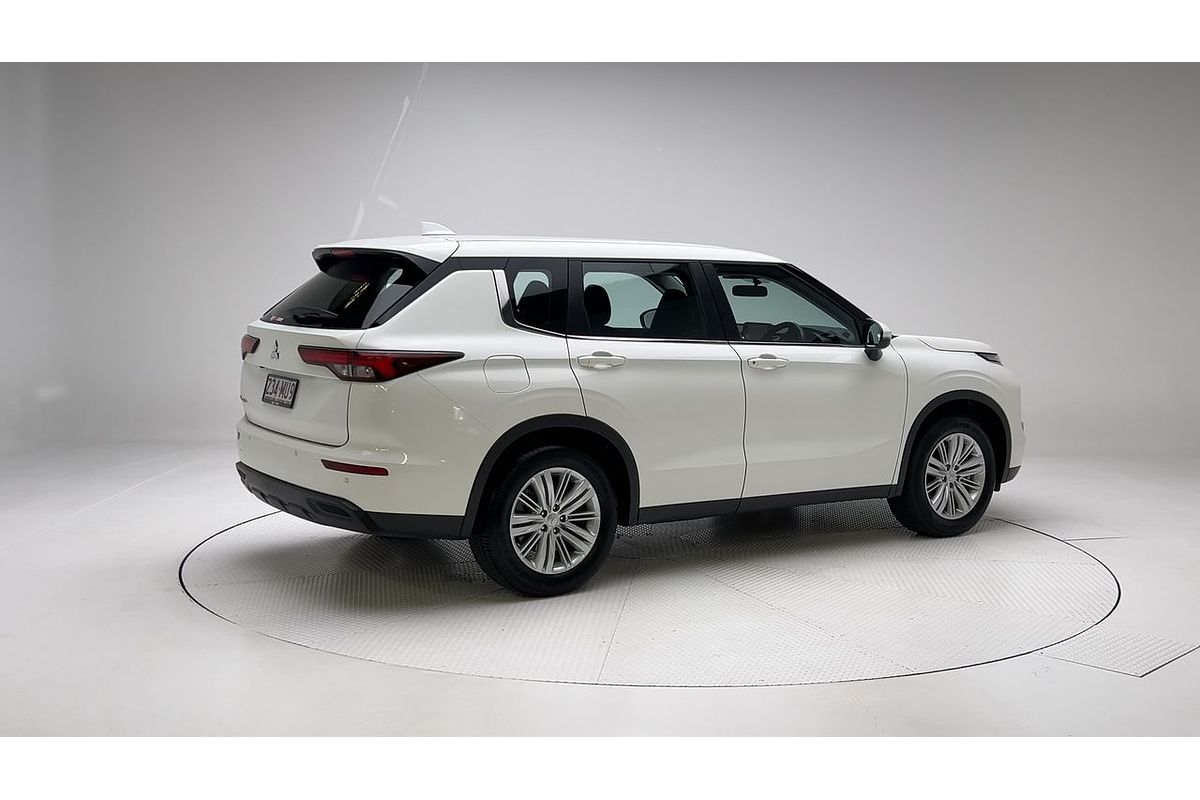 2024 Mitsubishi Outlander ES ZM