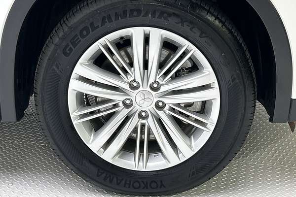 2024 Mitsubishi Outlander ES ZM