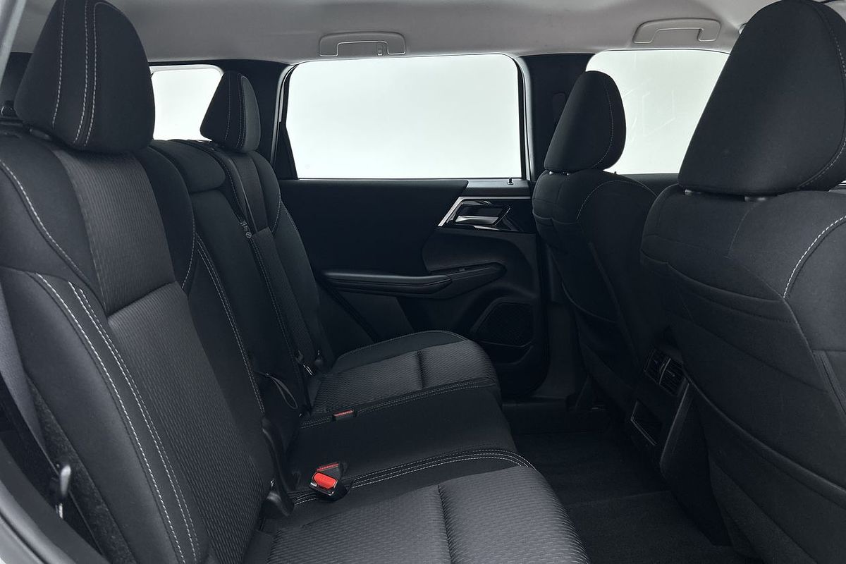 2024 Mitsubishi Outlander ES ZM