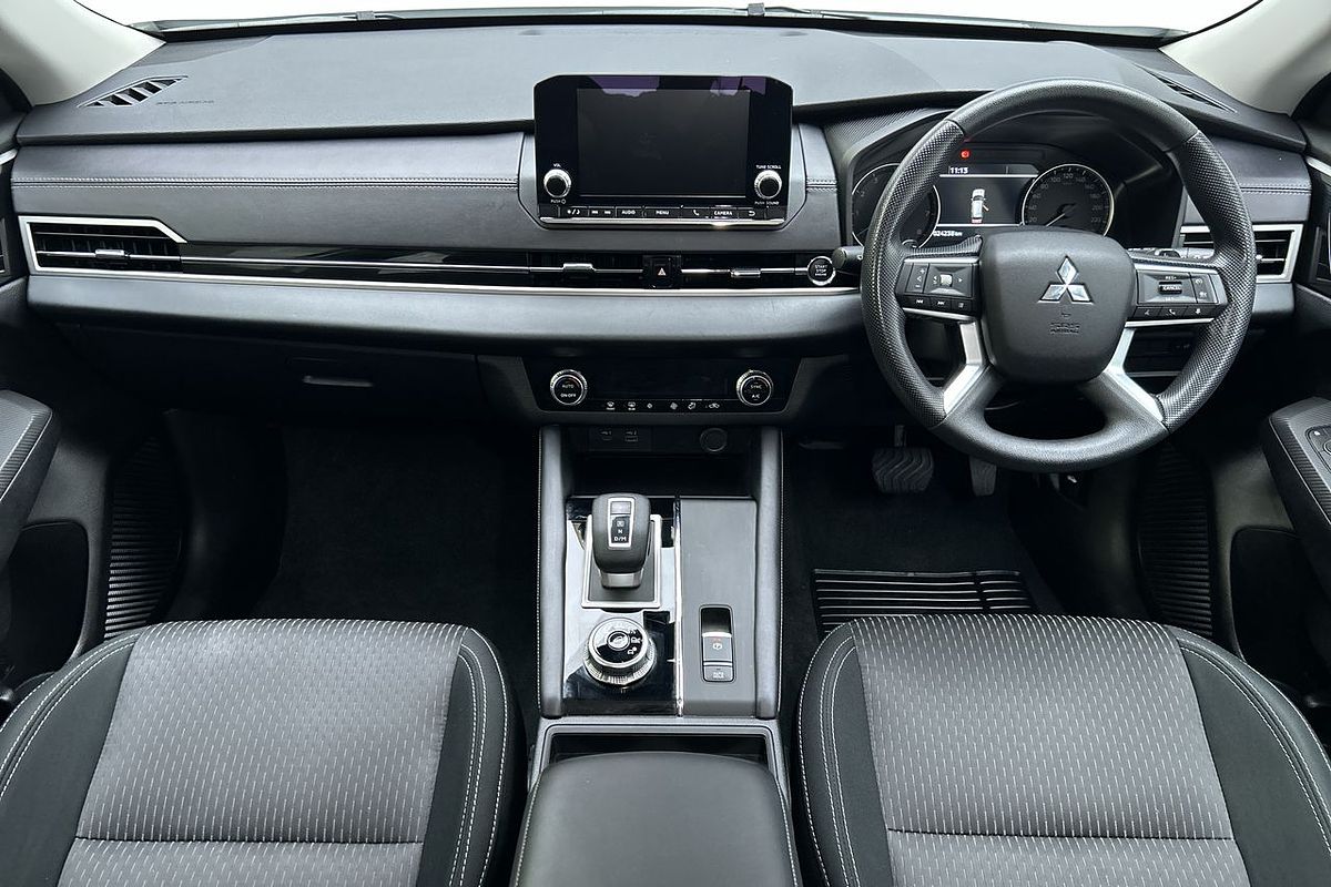 2024 Mitsubishi Outlander ES ZM