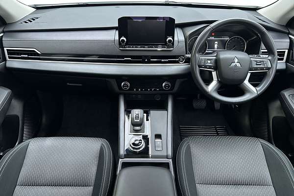 2024 Mitsubishi Outlander ES ZM