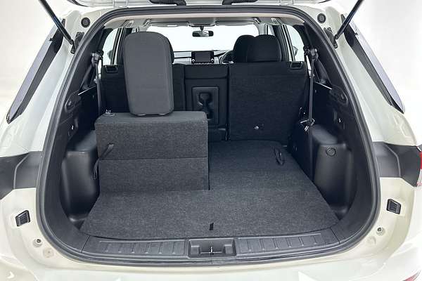 2024 Mitsubishi Outlander ES ZM