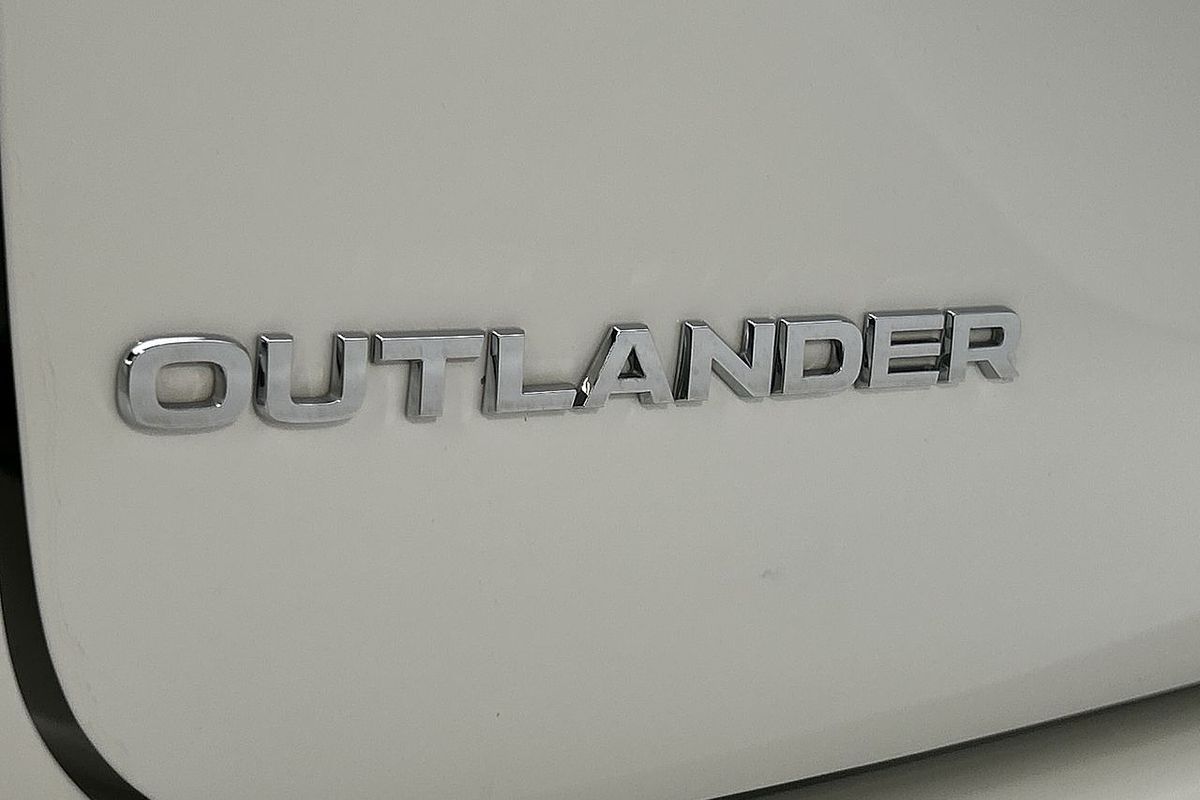 2024 Mitsubishi Outlander ES ZM