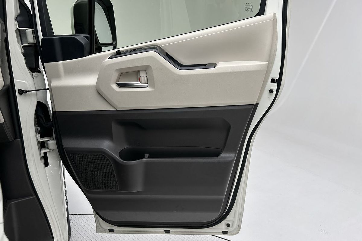 2022 Toyota Hiace GDH320R