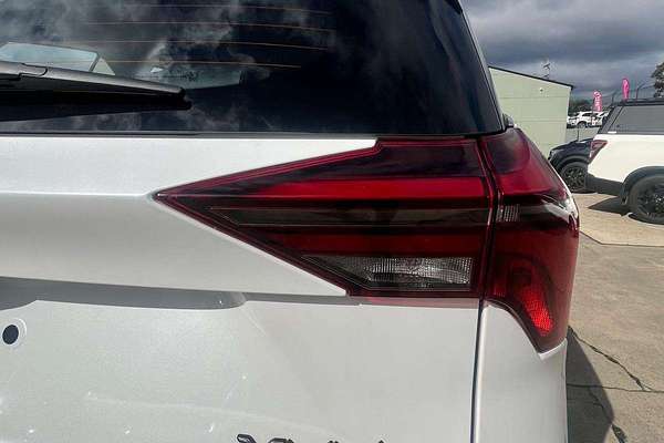 2025 Mahindra XUV700 AX7L