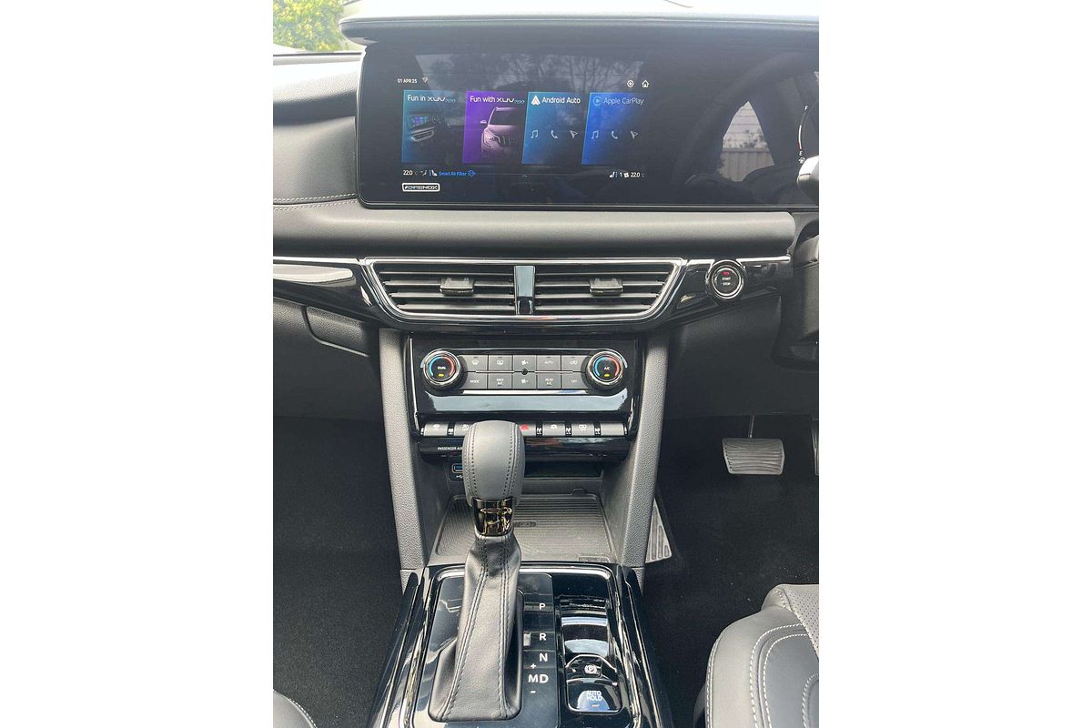 2025 Mahindra XUV700 AX7L