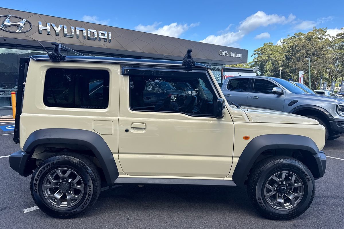 2023 Suzuki Jimny GLX GJ