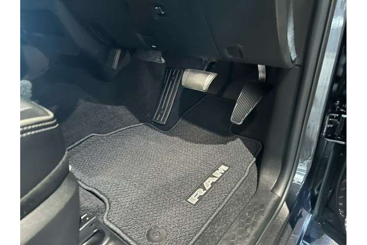 2024 RAM 2500 Yellowstone Edition Rambox DJ 4X4