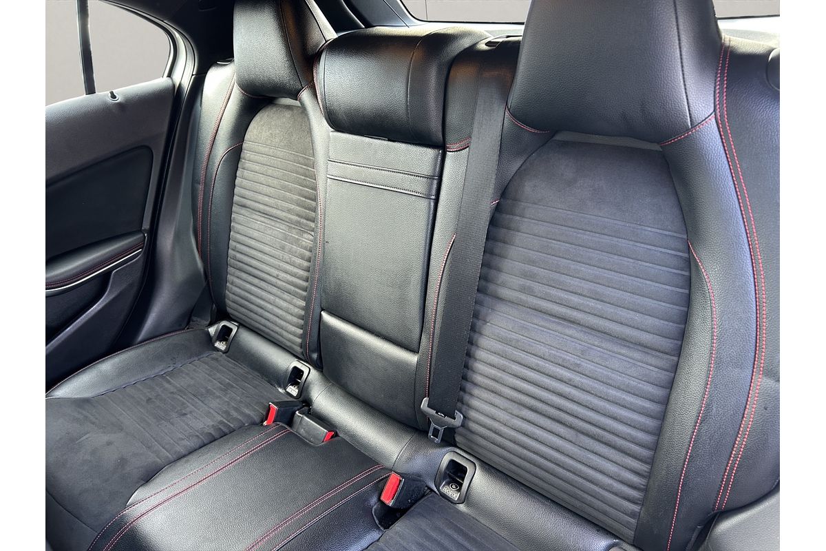 2013 Mercedes-Benz A 180 AMG LINE