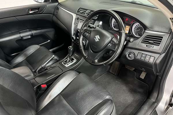 2011 Suzuki KIZASHI LTDC 2.4L Auto