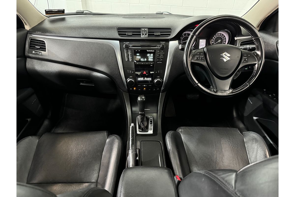 2011 Suzuki KIZASHI LTDC 2.4L Auto