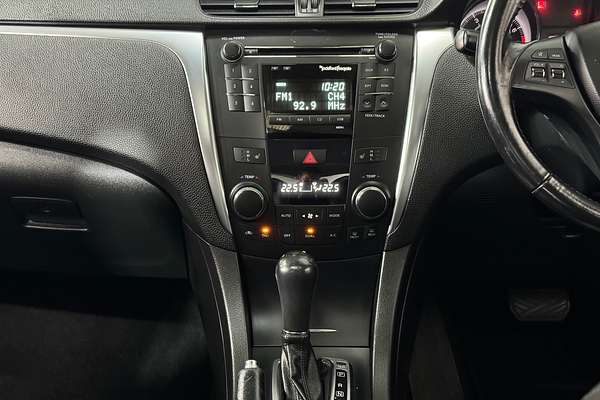 2011 Suzuki KIZASHI LTDC 2.4L Auto
