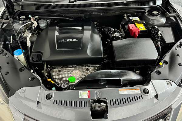 2011 Suzuki KIZASHI LTDC 2.4L Auto