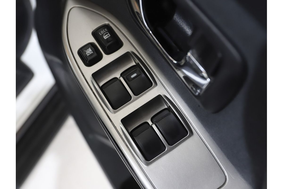 2014 Mitsubishi Pajero GLX NW