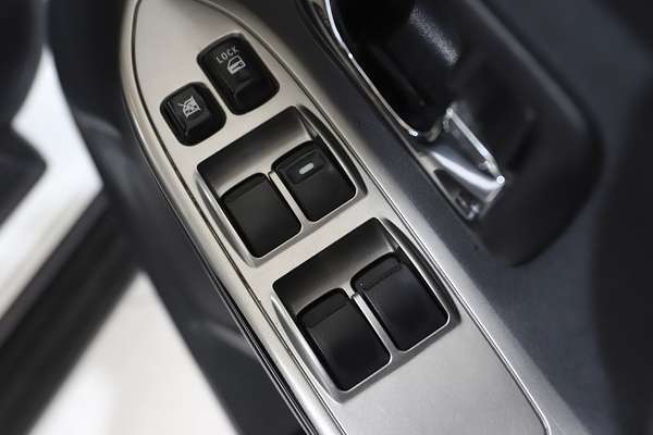 2014 Mitsubishi Pajero GLX NW