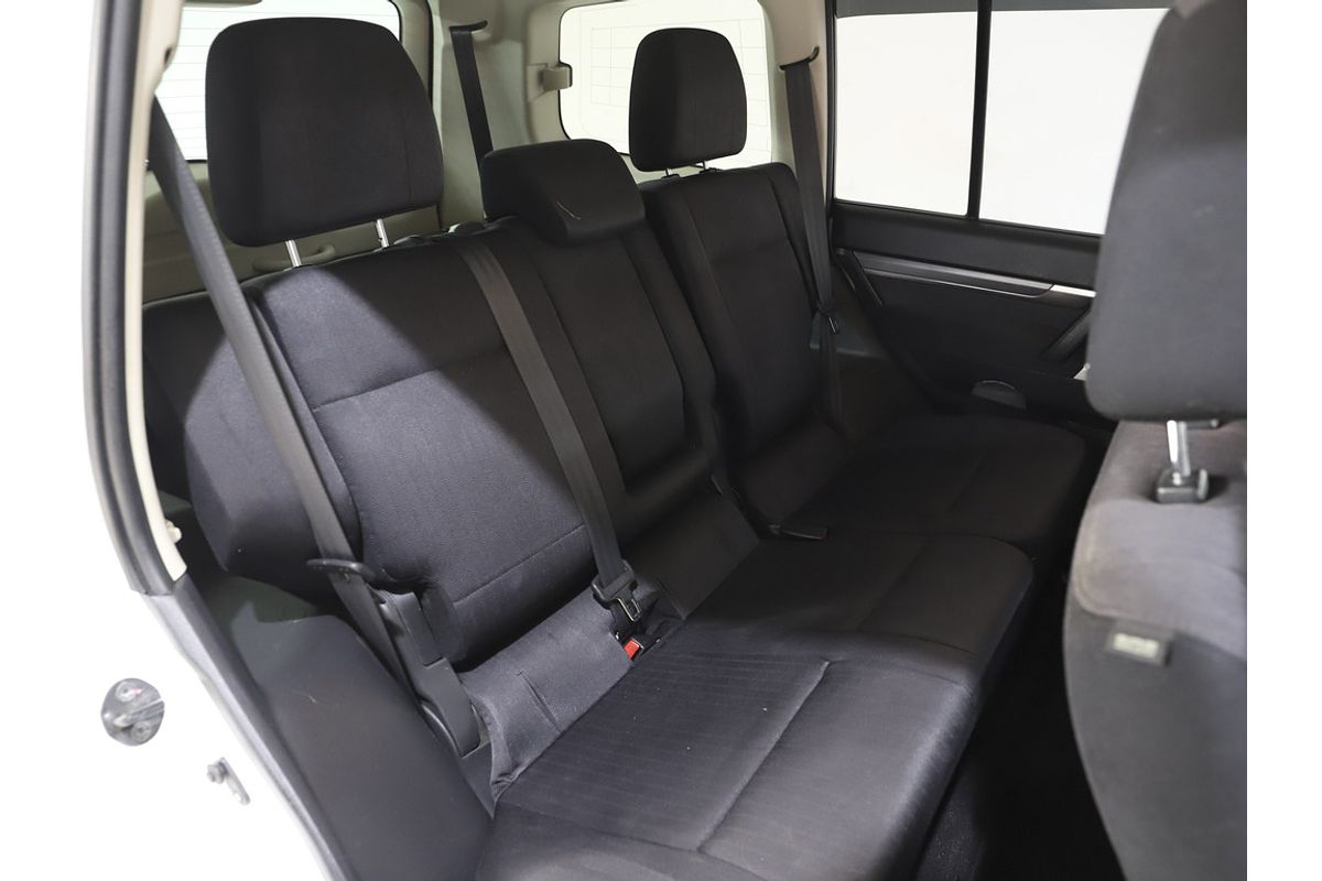 2014 Mitsubishi Pajero GLX NW