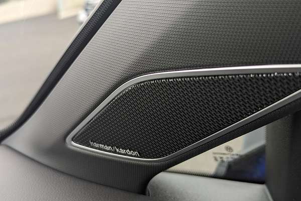 2024 Volkswagen Golf R 8