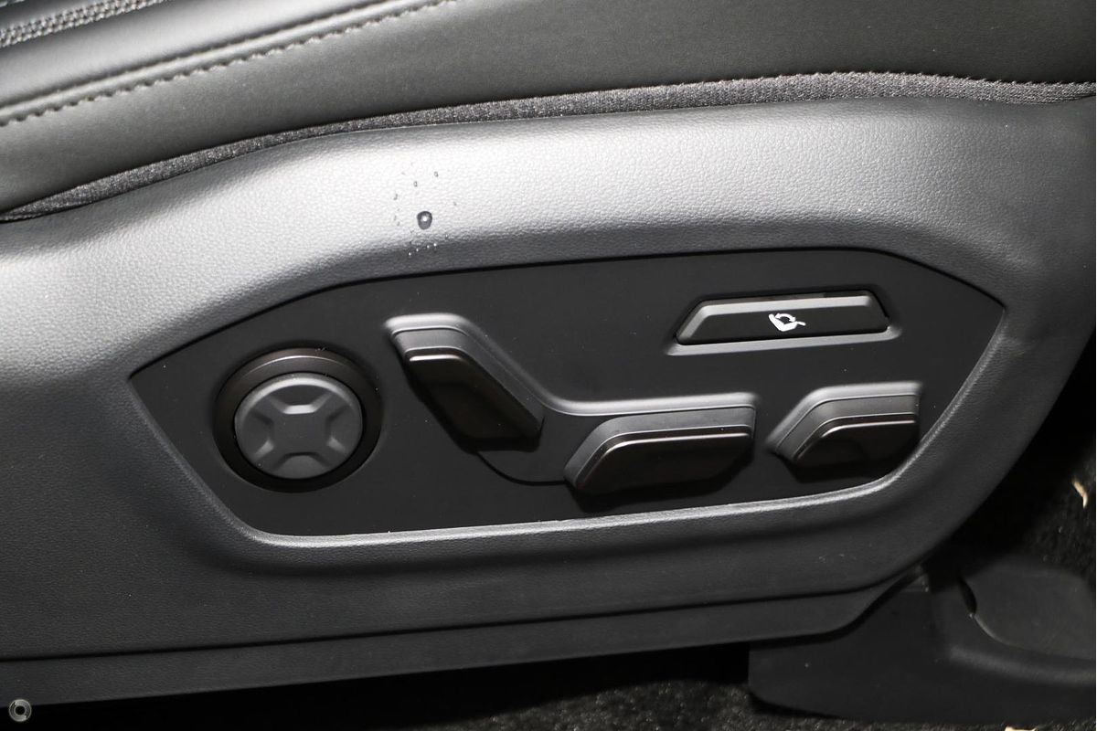 2025 Hyundai Santa Fe Calligraphy MX5.V1