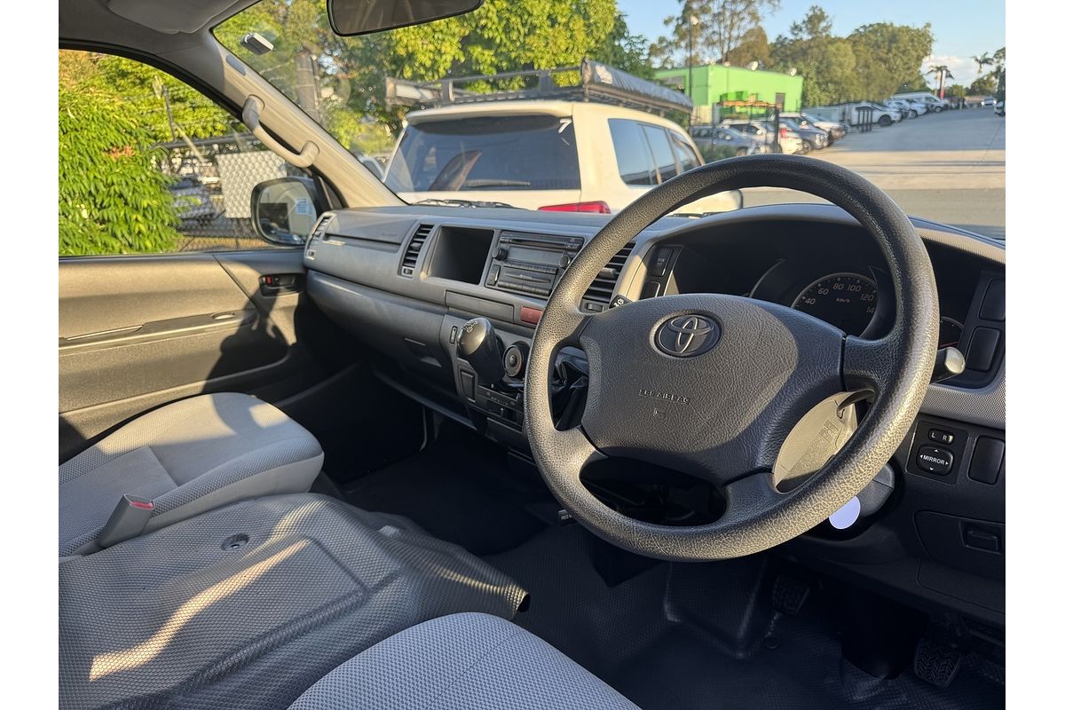 2005 Toyota HiAce Commuter TRH223R