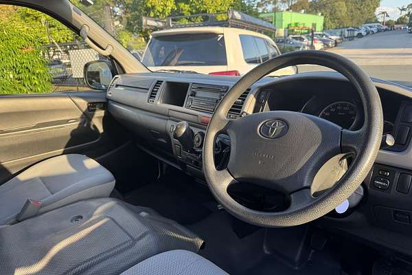 2005 Toyota HiAce Commuter TRH223R