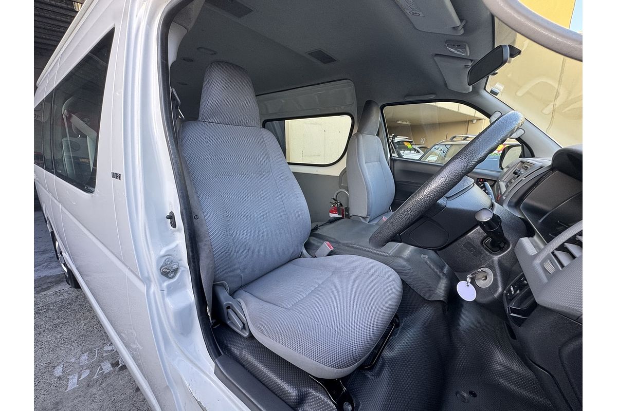 2005 Toyota HiAce Commuter TRH223R