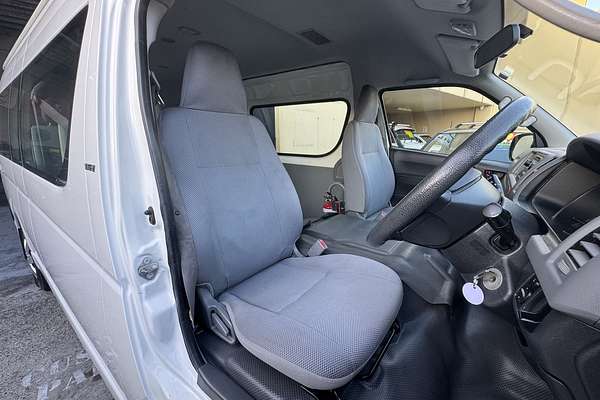 2005 Toyota HiAce Commuter TRH223R