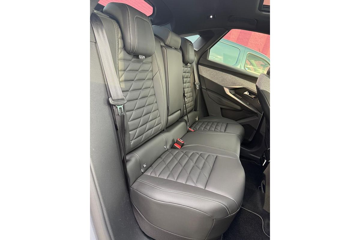 2025 Peugeot 3008 GT Premium Hybrid P64