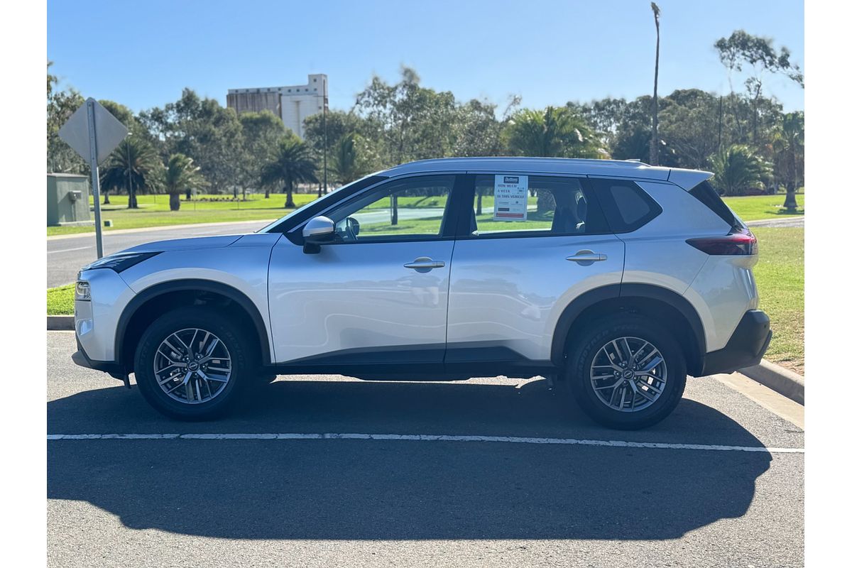 2023 Nissan X-TRAIL ST T33