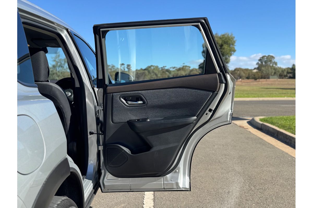 2023 Nissan X-TRAIL ST T33