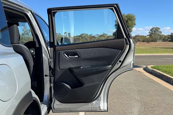 2023 Nissan X-TRAIL ST T33