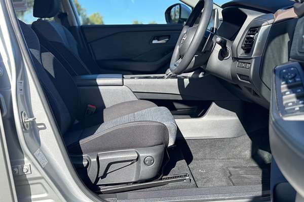 2023 Nissan X-TRAIL ST T33