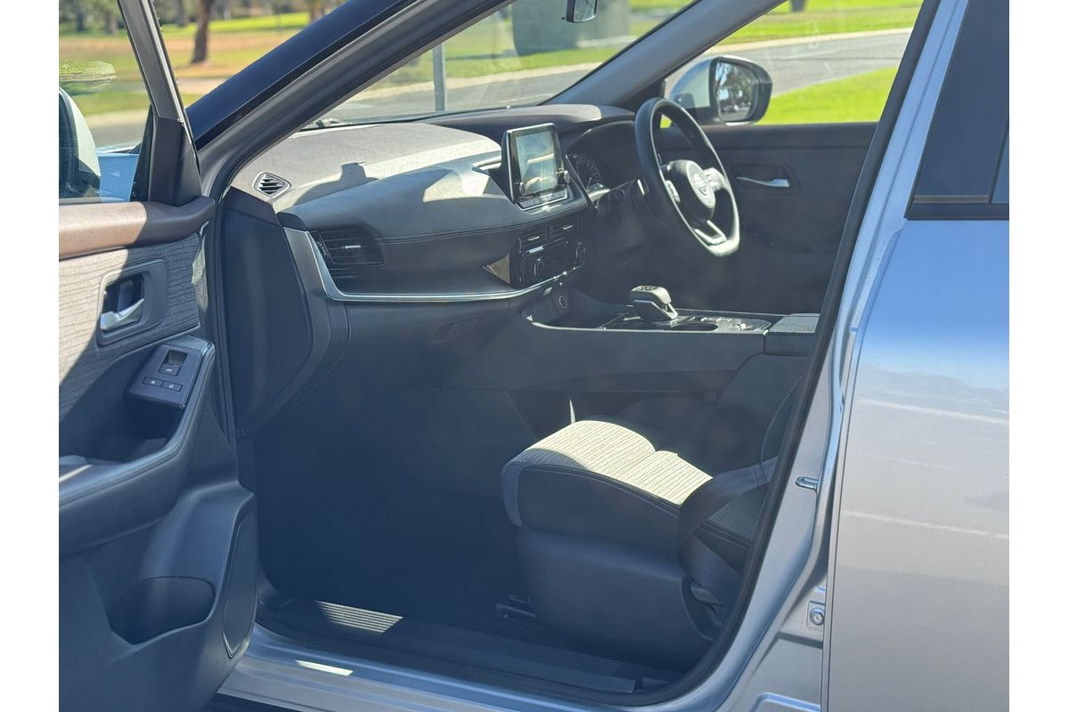 2023 Nissan X-TRAIL ST T33