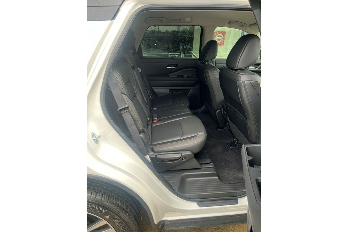 2024 Nissan Pathfinder Ti R53