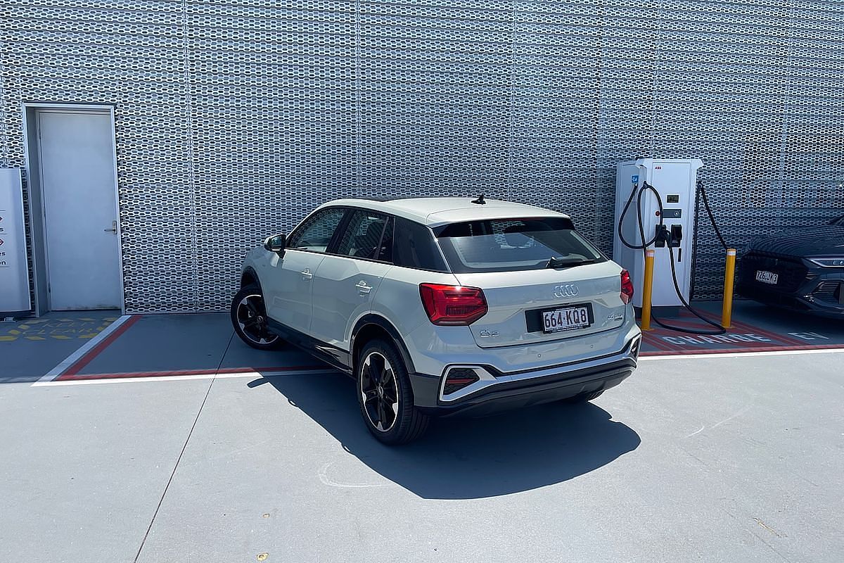 2024 Audi Q2 40 TFSI S line GA