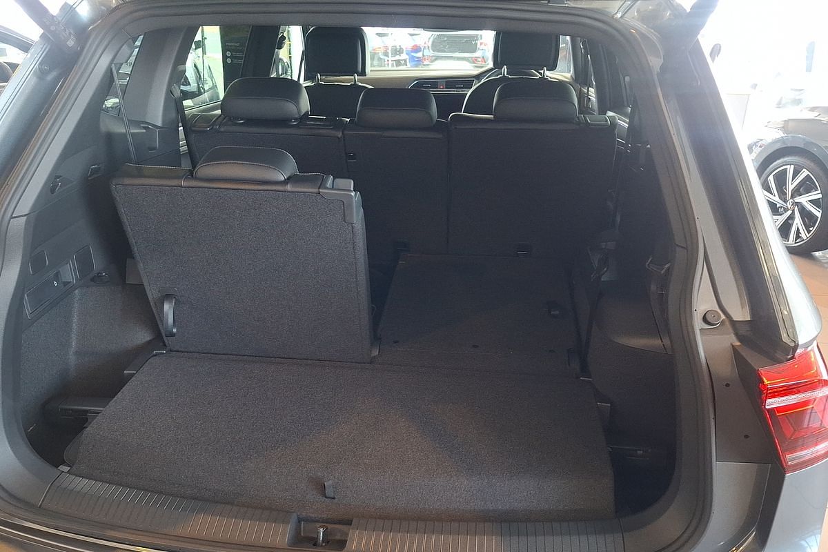 2024 Volkswagen Tiguan Wolfsburg Edition Allspace 5N
