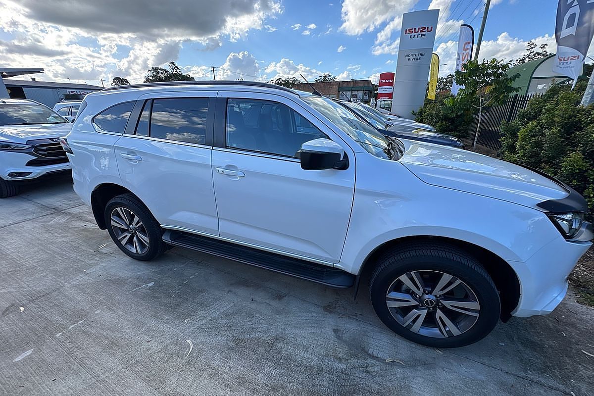 2024 Isuzu MU-X LS-T