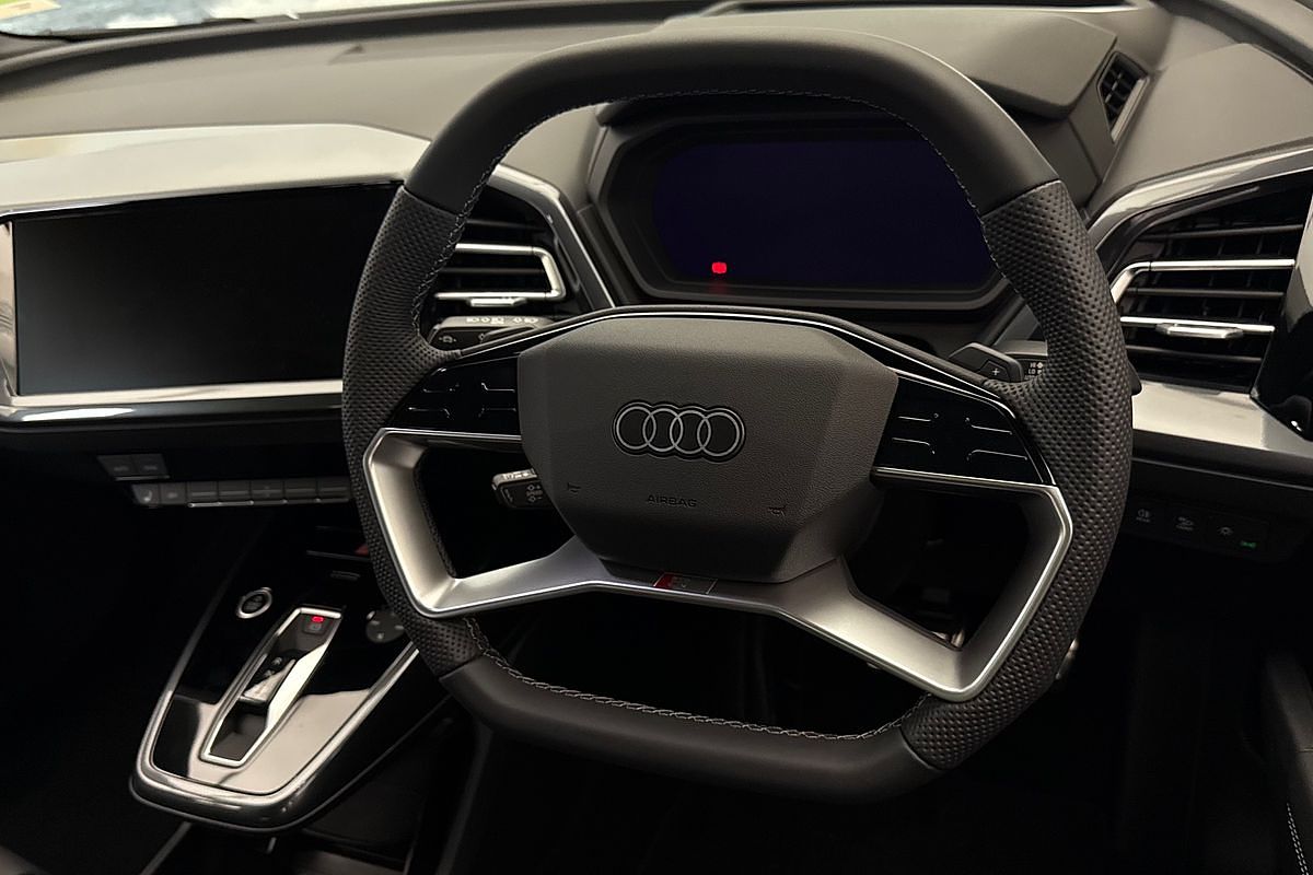 2024 Audi Q4 e-tron 55 F4
