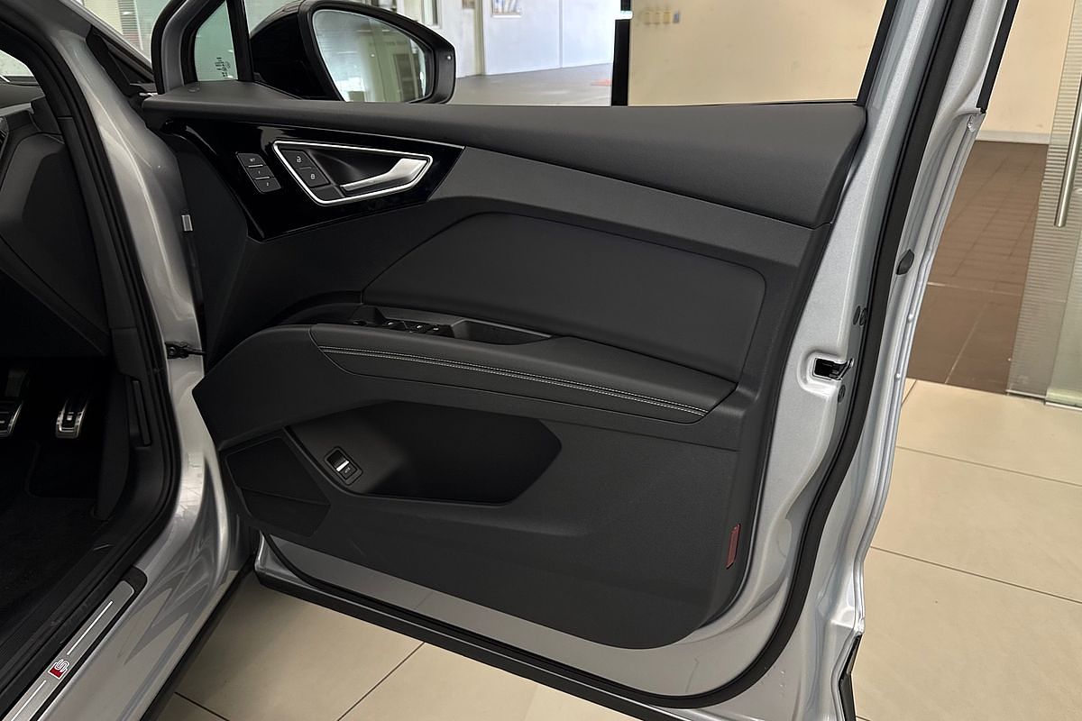 2024 Audi Q4 e-tron 55 F4