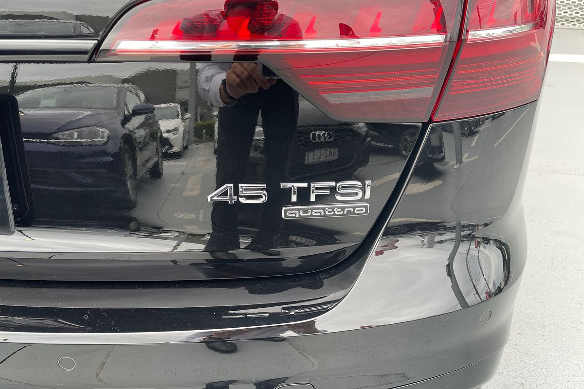 2024 Audi A4 45 TFSI S line B9