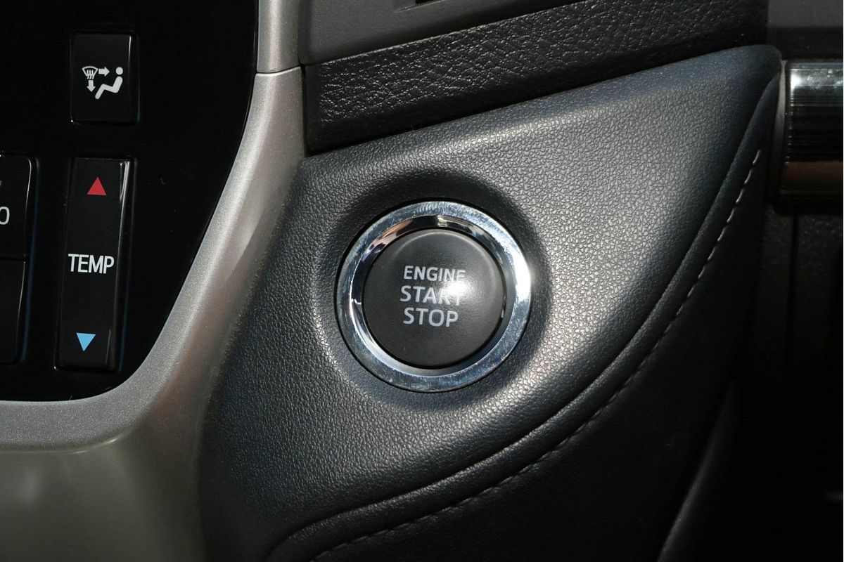 2015 Toyota Landcruiser GXL URJ202R