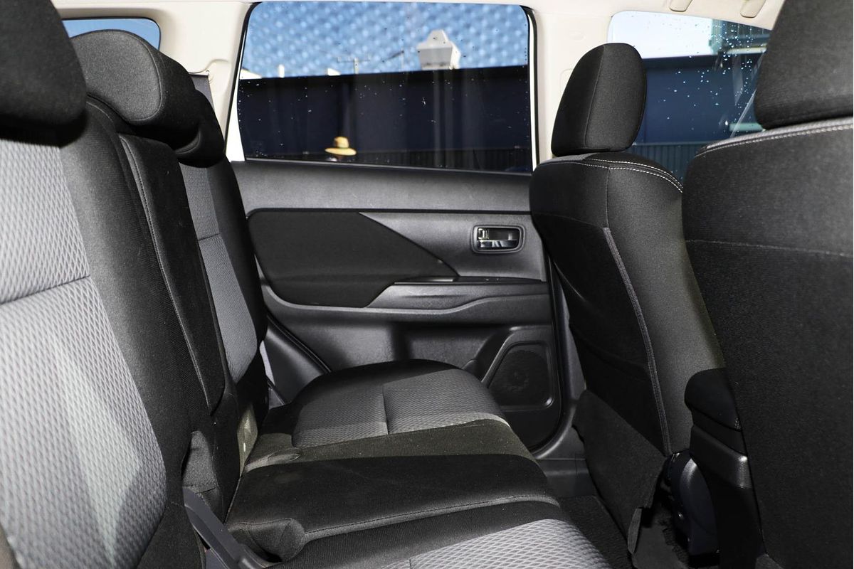 2016 Mitsubishi Outlander XLS ZK