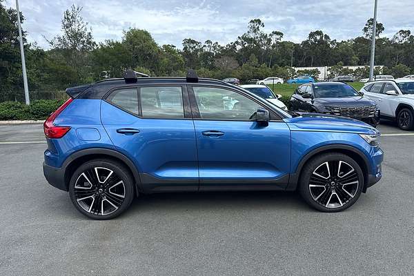 2020 Volvo XC40 T5 R-Design