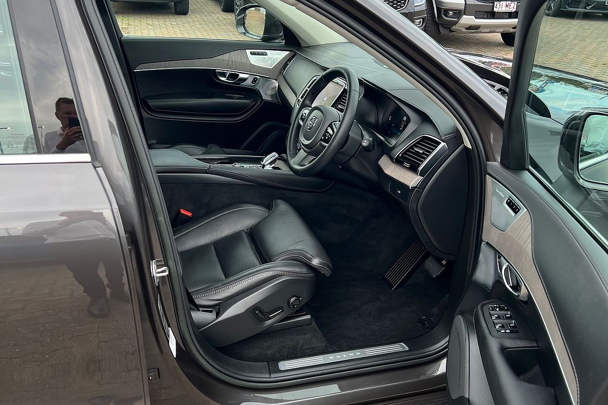 2023 Volvo XC90 Ultimate B6 Bright