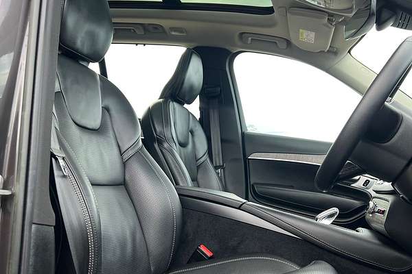 2023 Volvo XC90 Ultimate B6 Bright