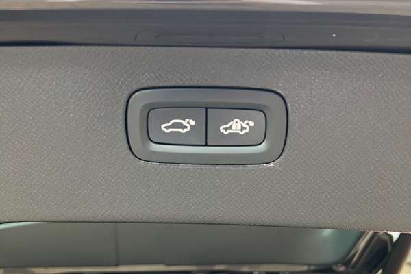 2023 Volvo XC90 Ultimate B6 Bright