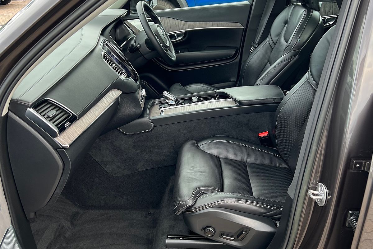 2023 Volvo XC90 Ultimate B6 Bright
