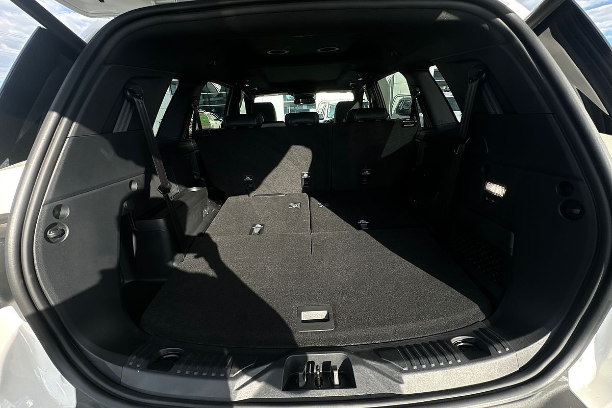 2025 Ford Everest Platinum