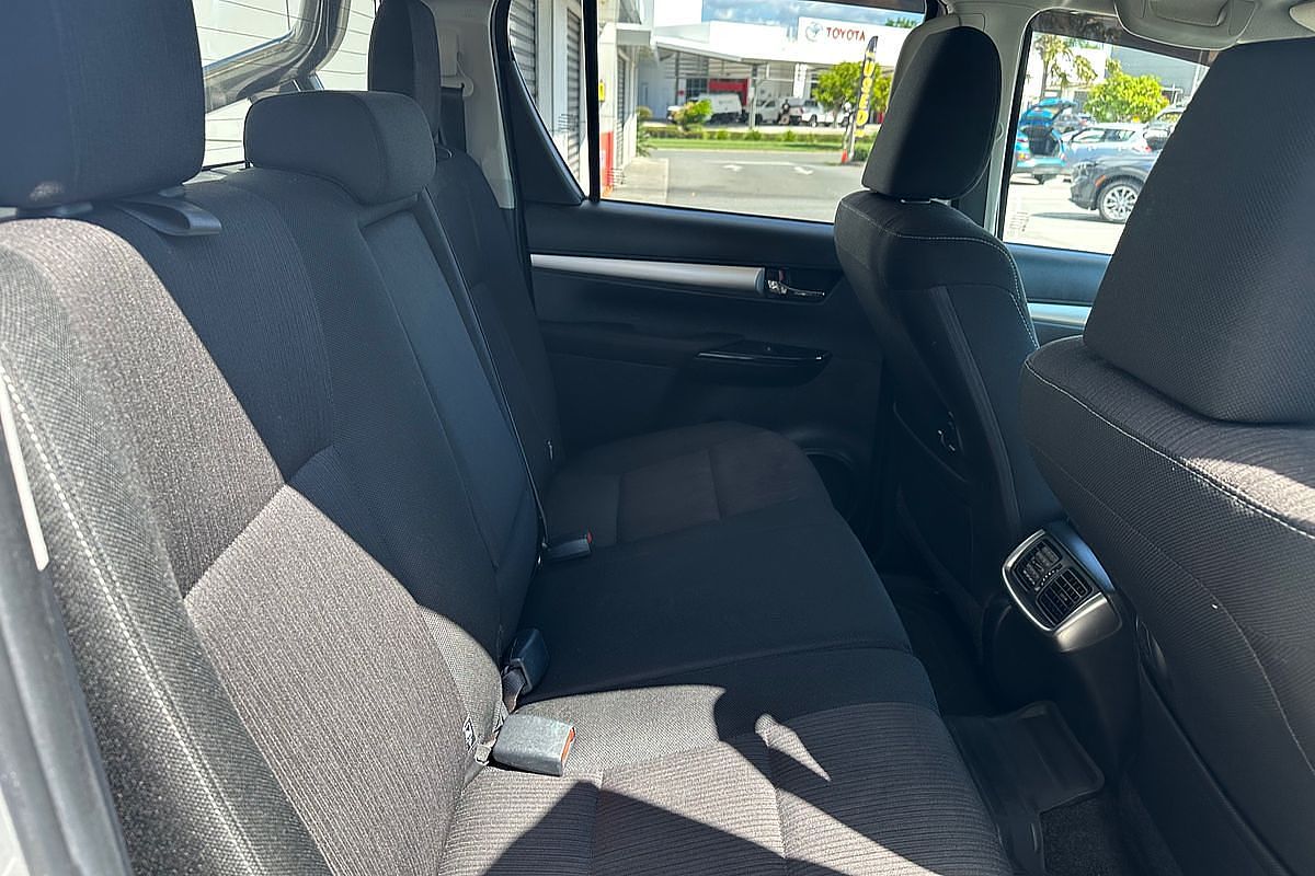 2017 Toyota Hilux SR5 GUN126R 4X4